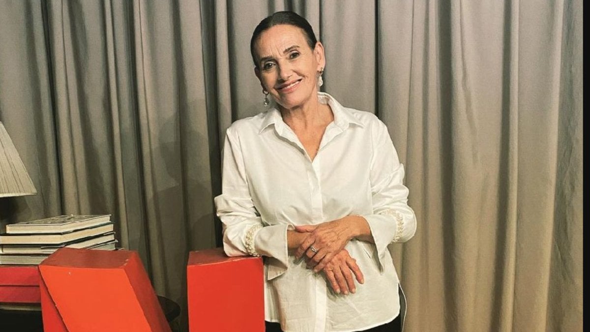 Meriç Aral ve Serkan Keskin’in düğününe katılan ünlü oyuncu Nur Sürer otobüsle evine döndü