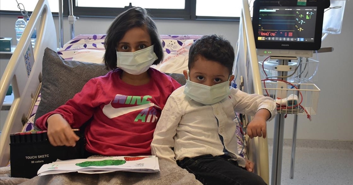 Orak hücre anemi hastası küçük Semanur kardeşinin iliğiyle hayata tutundu