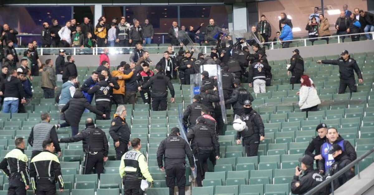 Kocaelispor – Iğdır FK maçı sonrası 7 gözaltı!