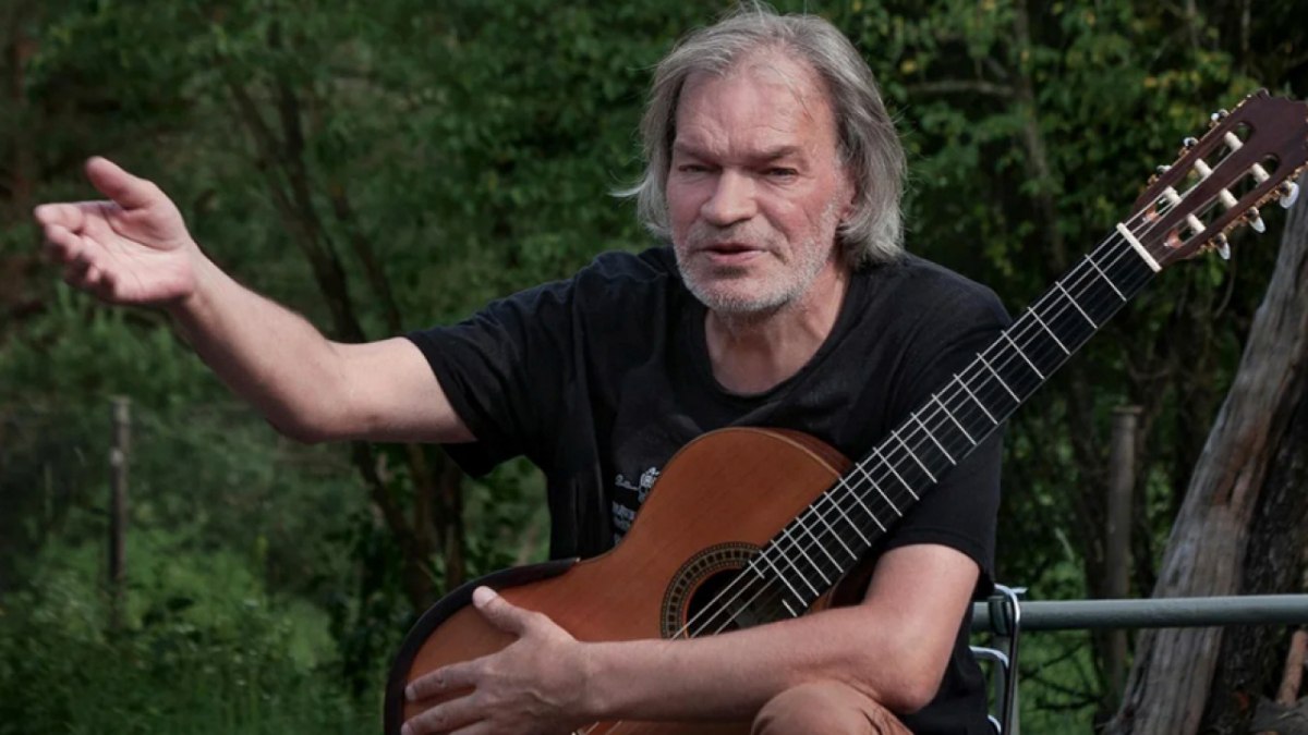 Rusya Devlet Başkanı Vladimir Putin’e hakaret eden şarkıcı ölü bulundu