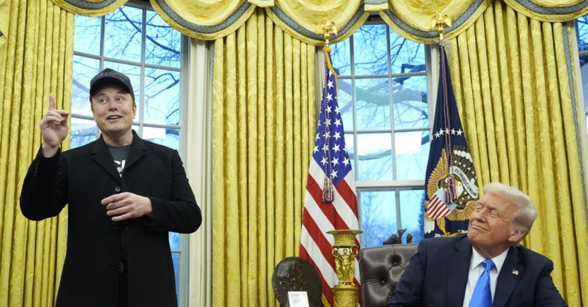 ABD Başkanı Trump, Elon Musk’ın yönetimde istediği kadar kalabileceğini söyledi